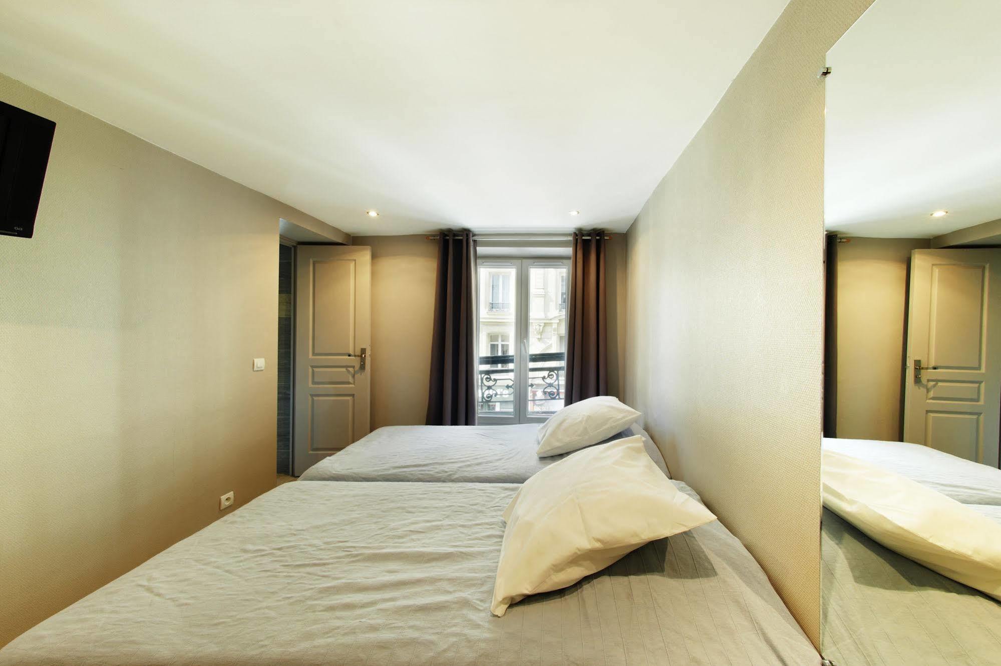Hotel Montmartre Clignancourt Parigi Esterno foto